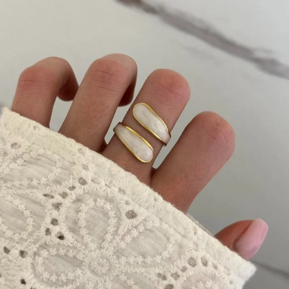 SKU:0202 gold white drop ring stainless steel waterproof‎ Size 5 -9 + gift bag